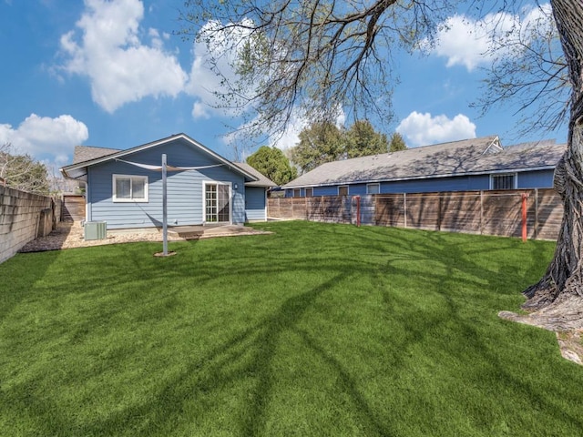 1105 Brookswood Ave, Austin, TX 78721 - rear view of property featuring a fenced backyard