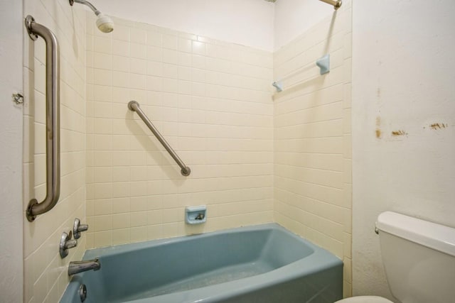 full bath with toilet and shower / bathtub combination