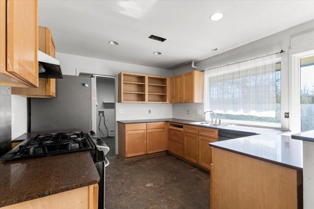 kitchen featuring black gas range, open shelves, under cabinet range hood, a sink, and a peninsula