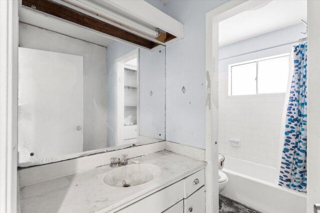 bathroom featuring shower / tub combo, toilet, and vanity