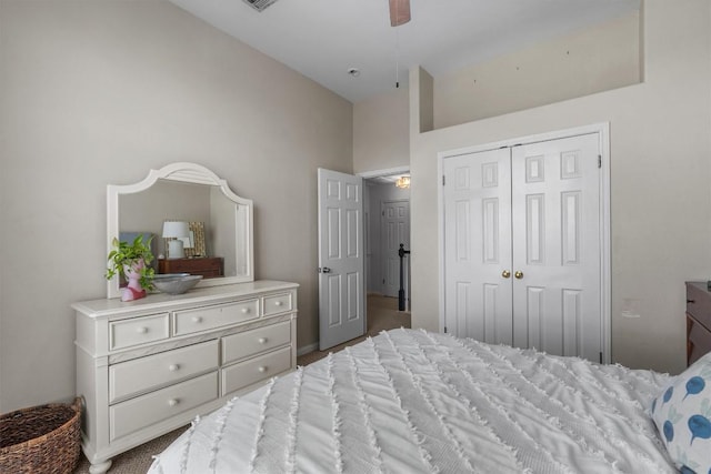 bedroom featuring a closet and ceiling fan