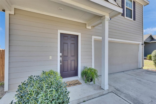 entrance to property with driveway