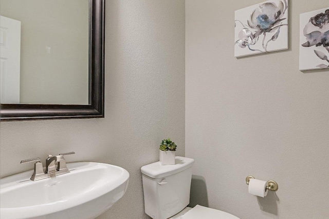 250 Nantucket Cir, Austin, TX 78737 - bathroom featuring a sink and toilet