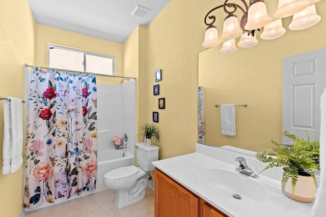 bathroom featuring visible vents, a chandelier, toilet, shower / tub combo with curtain, and vanity