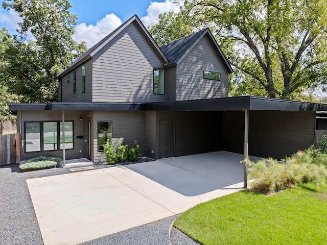 view of front of home with driveway