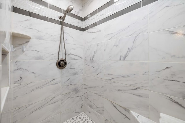 917 County Road 664, Devine, TX 78016 - full bathroom with tiled shower