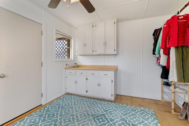 707 Sandy Harbor Dr, Horseshoe Bay, TX 78657 - laundry area featuring a ceiling fan