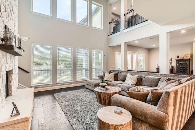 living area with hardwood / wood-style floors