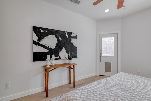 bedroom with light wood-type flooring, visible vents, recessed lighting, baseboards, and ceiling fan