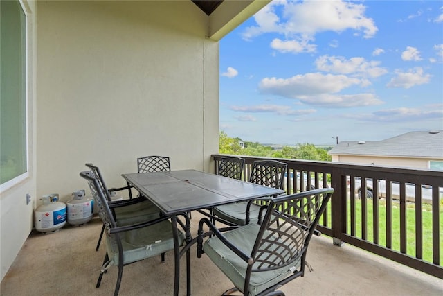 balcony with outdoor dining space