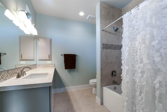 full bathroom with shower / bathtub combination with curtain, baseboards, tile patterned flooring, toilet, and backsplash