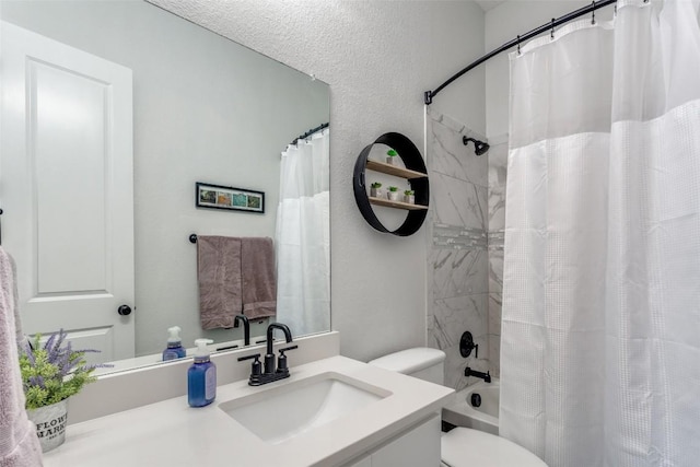 22306 Cape Travis Bnd, Lago Vista, TX 78645 - full bathroom featuring toilet, vanity, and shower / bath combo
