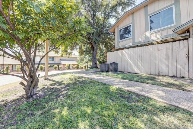 901 E Village Ln, Austin, TX 78758 - view of green lawn with cooling unit