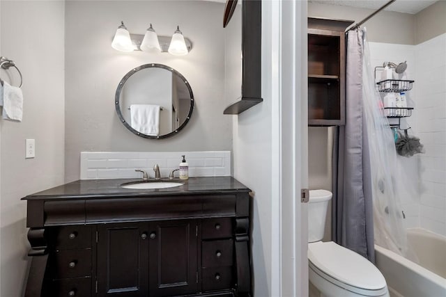 807 W 25th St Unit 307, Austin, TX 78705 - bathroom with vanity, toilet, shower / bath combo, and tasteful backsplash