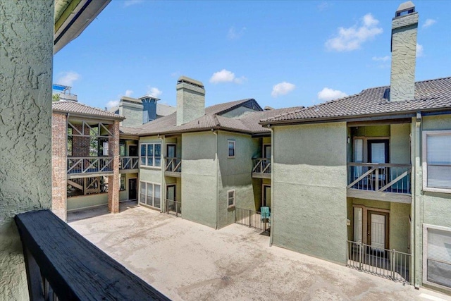 807 W 25th St Unit 307, Austin, TX 78705 - patio / terrace featuring a patio
