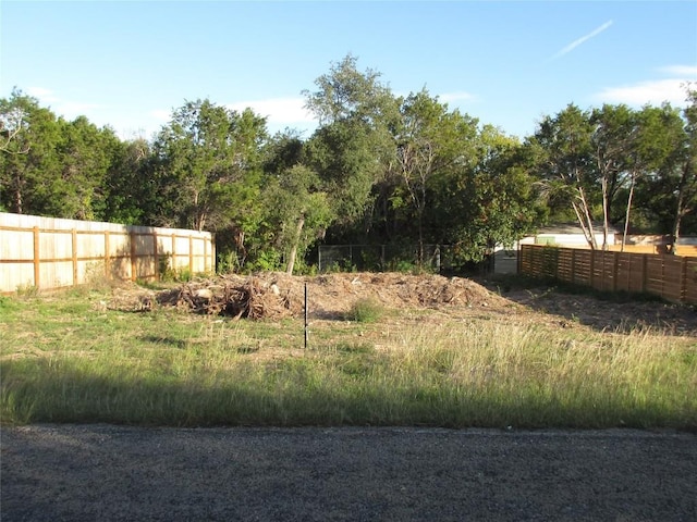 Listing photo 2 for 11103 1st St, Jonestown TX 78645