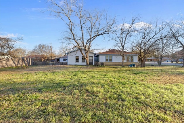 631 S Harris St, Giddings, TX 78942 - view of yard featuring fence