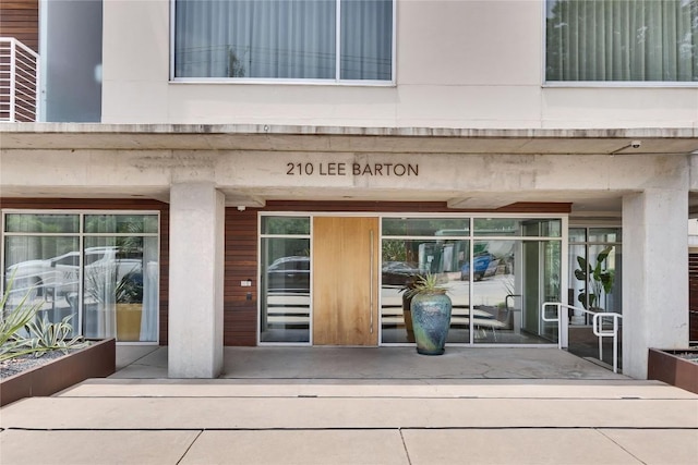 210 Lee Barton Dr Unit 308, Austin, TX 78704 - view of doorway to property