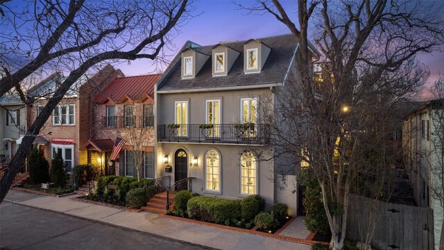 1810 W 35th St, Austin, TX 78703 - view of front of property featuring stucco siding and a balcony