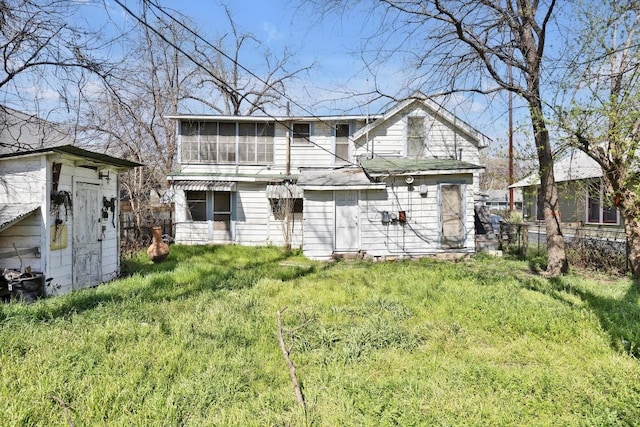 2705 E 2nd St, Austin, TX 78702 - view of back of house