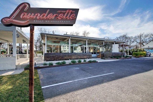 2705 E 2nd St, Austin, TX 78702 - view of property featuring uncovered parking