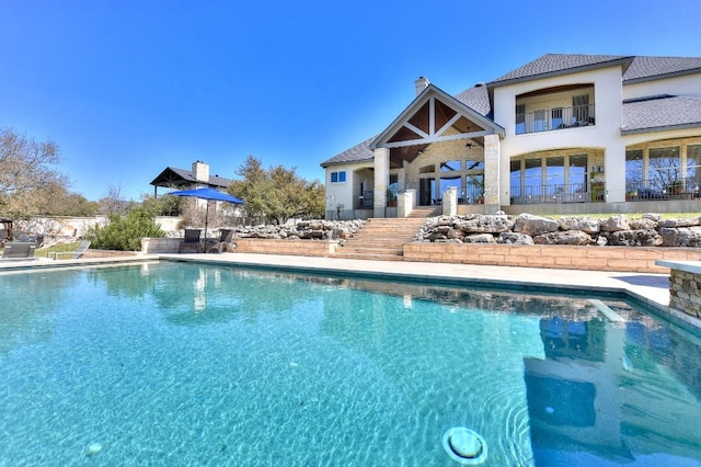 view of outdoor pool