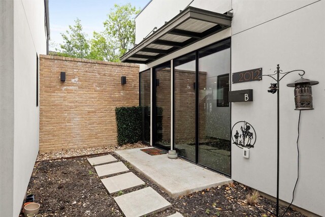 2012 Arpdale St, Austin, TX 78704 - view of patio