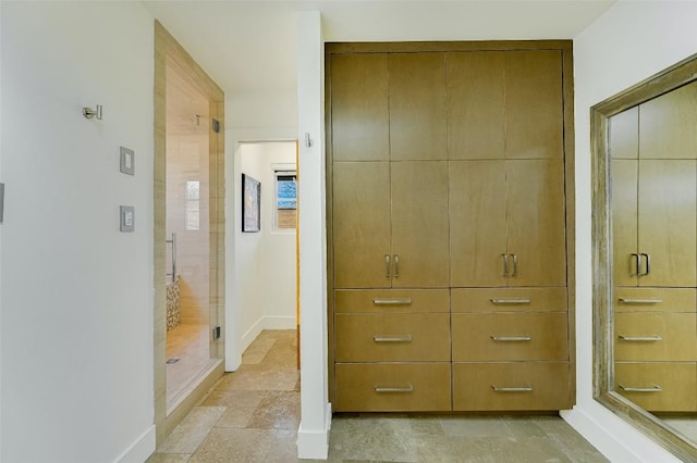 2208 Mountain View Rd, Austin, TX 78703 - view of closet