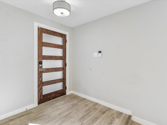 10310 Bilbrook Pl, Austin, TX 78748 - entrance foyer featuring light wood-style floors and baseboards