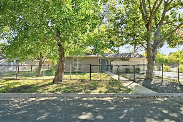 1205 Westmoor Dr, Austin, TX 78723 - ranch-style home featuring a fenced front yard
