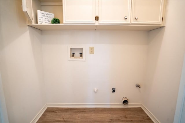 1510 Prather St, Taylor, TX 76574 - laundry room with hookup for a washing machine, wood finished floors, gas dryer hookup, and electric dryer hookup