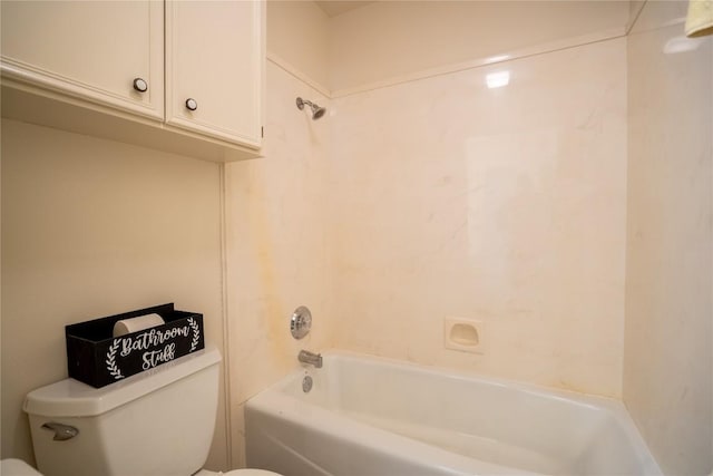 1510 Prather St, Taylor, TX 76574 - full bath with toilet and washtub / shower combination