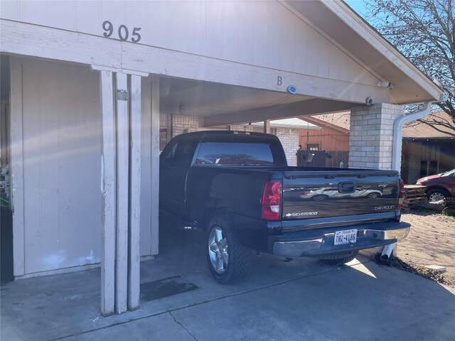 905 Fieldwood Dr, Austin, TX 78758 - view of vehicle parking featuring a carport