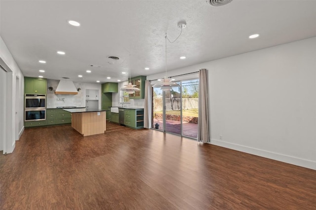 201 Apache Dr, Temple, TX 76504 - interior space featuring recessed lighting, visible vents, baseboards, and dark wood finished floors
