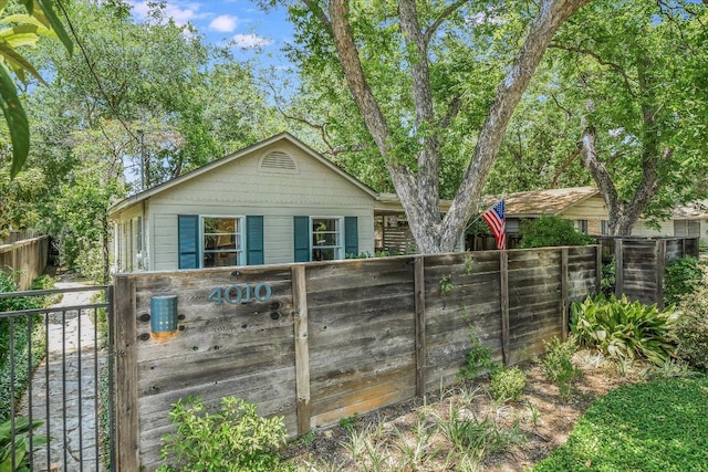 4010 Lewis Ln, Austin, TX 78756 - view of side of property