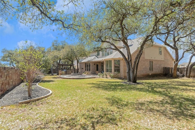 view of yard featuring a patio area