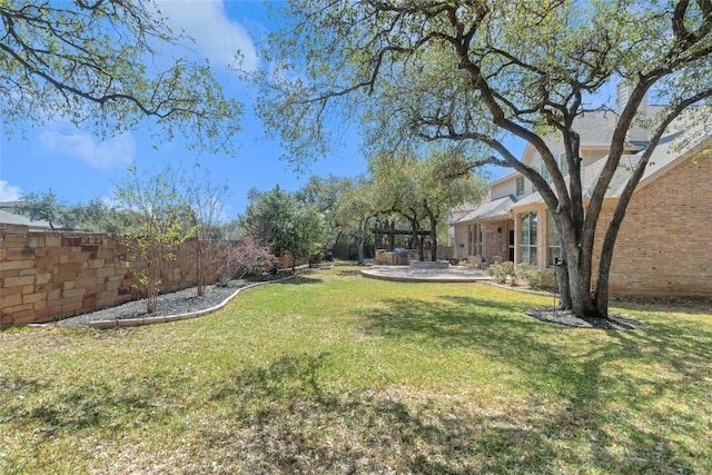 view of yard featuring a patio area