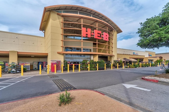 611 E 45th St Unit 15, Austin, TX 78751 - view of commercial location