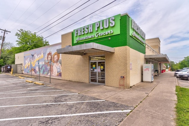 611 E 45th St Unit 15, Austin, TX 78751 - view of commercial location with uncovered parking