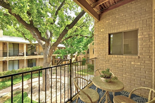 611 E 45th St Unit 15, Austin, TX 78751 - view of balcony