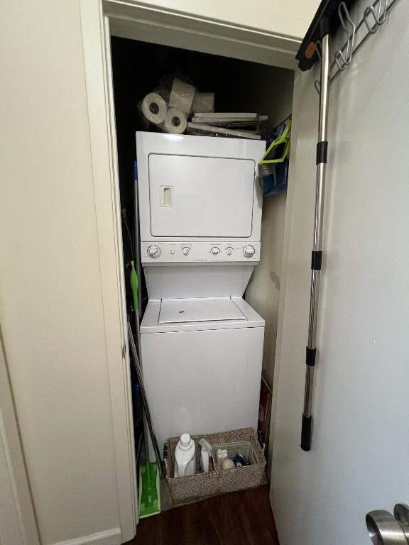 2905 Swisher St Unit 207, Austin, TX 78705 - laundry area featuring stacked washer and clothes dryer