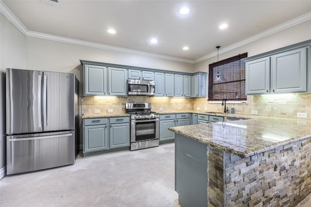 106 Remington Run, Bastrop, TX 78602 - kitchen with stainless steel appliances, a peninsula, light stone counters, concrete flooring, and crown molding