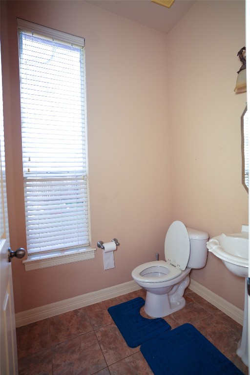 11608 Spicewood Pkwy Unit 38, Austin, TX 78750 - half bathroom with tile patterned floors