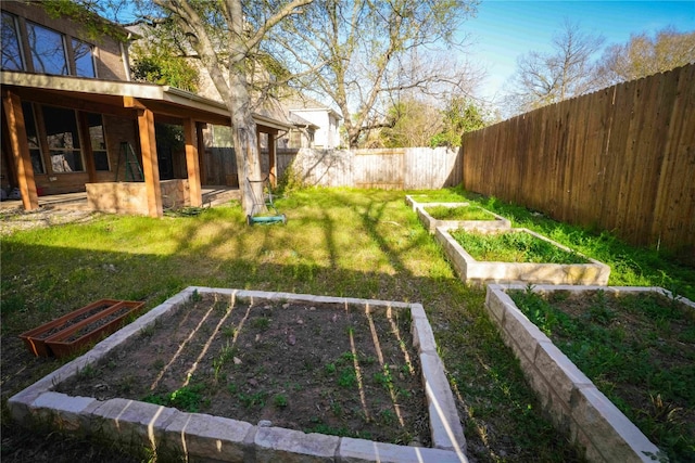 11608 Spicewood Pkwy Unit 38, Austin, TX 78750 - fenced backyard featuring a garden