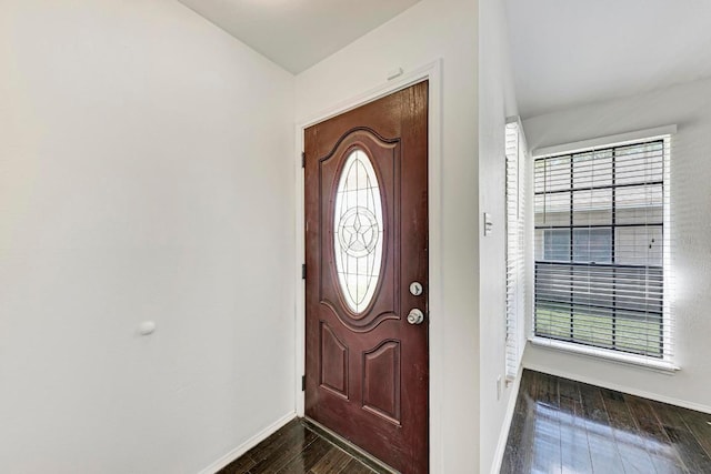 8610 Croydon Loop, Austin, TX 78748 - entryway featuring dark wood-style flooring and baseboards