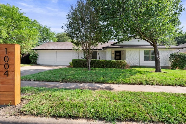 1004 Cripple Creek Dr, Austin, TX 78758 - view of front of property featuring a front yard