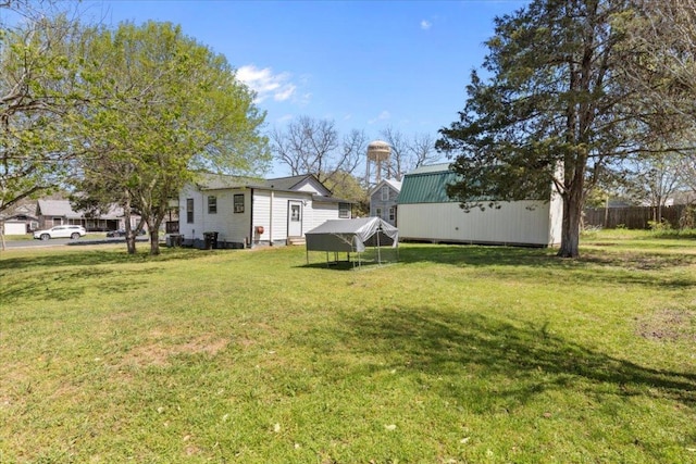 708 Baumgarten St, Schulenburg, TX 78956 - view of yard