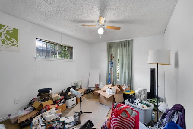 1905 Chestnut Ave, Austin, TX 78722 - bedroom featuring a textured ceiling and ceiling fan