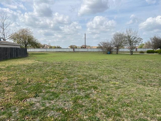 1005 Th Johnson Dr, Taylor, TX 76574