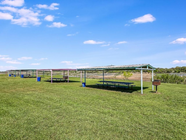 155 Travis Ln, Spicewood, TX 78669 - view of green lawn